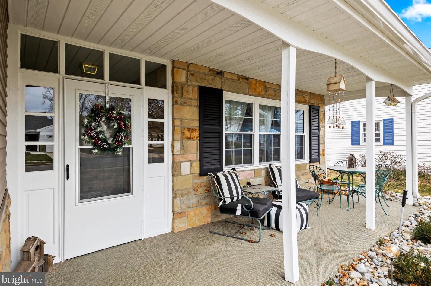 4 Sherwood Pl, Southampton NJ  08088-1124 exterior