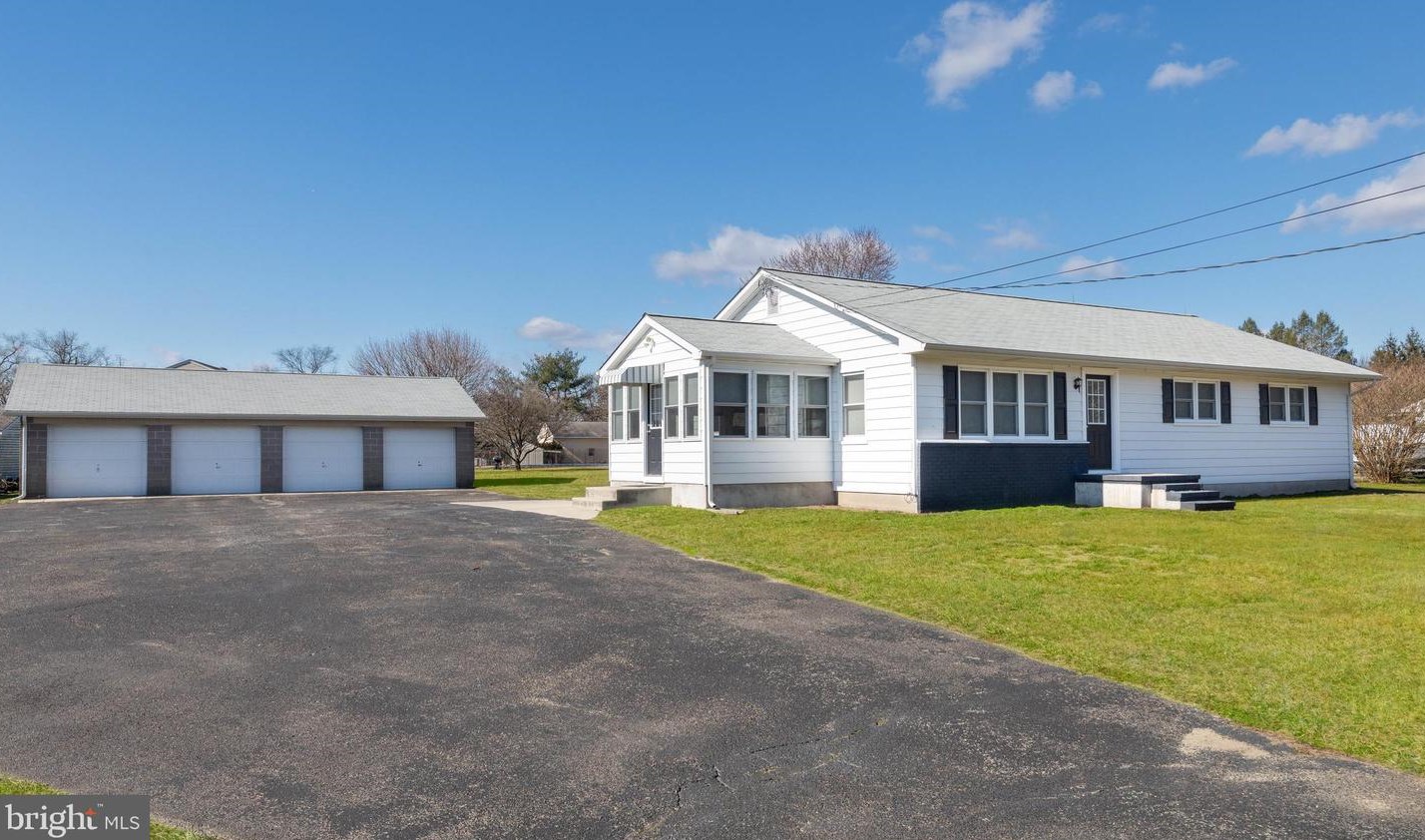 303 Eayrestown Rd, Southampton NJ  08088-9116 exterior