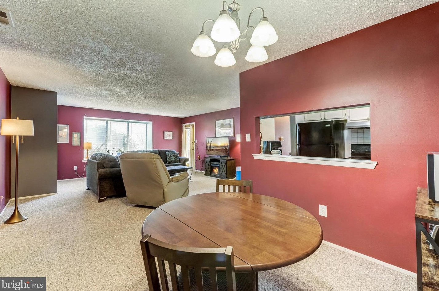 5201 Aberdeen Dr, Mount Laurel NJ  08054-5628 exterior