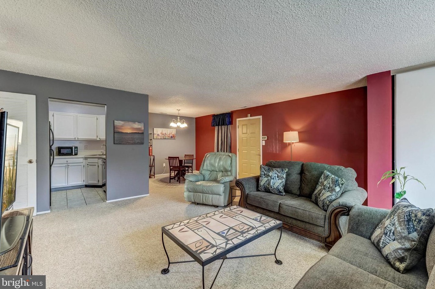 5201 Aberdeen Dr, Mount Laurel NJ  08054-5628 exterior