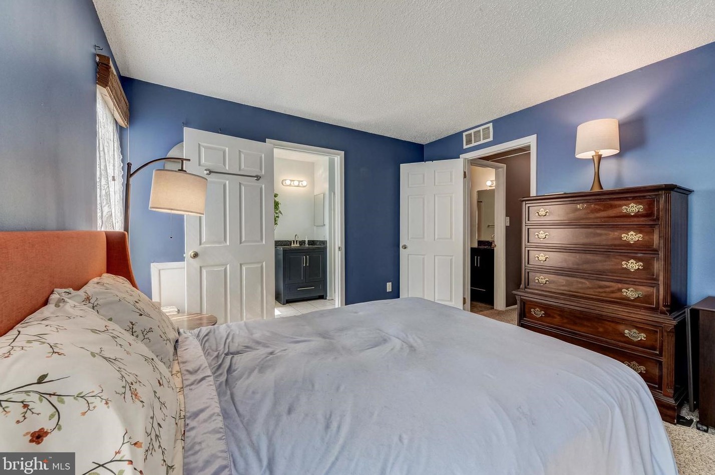 5201 Aberdeen Dr, Mount Laurel NJ  08054-5628 exterior