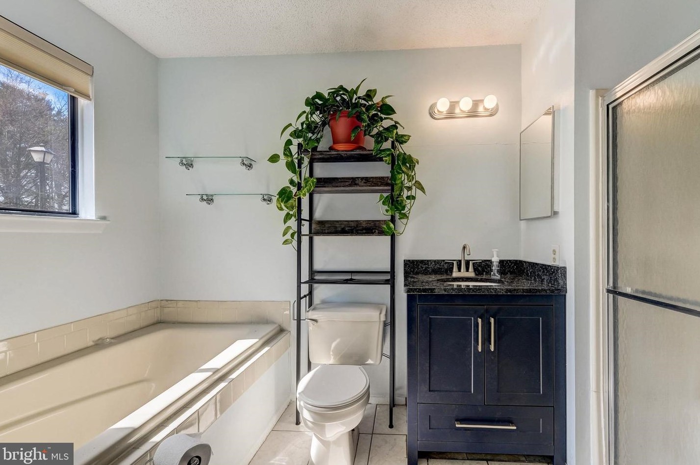 5201 Aberdeen Dr, Mount Laurel NJ  08054-5628 exterior