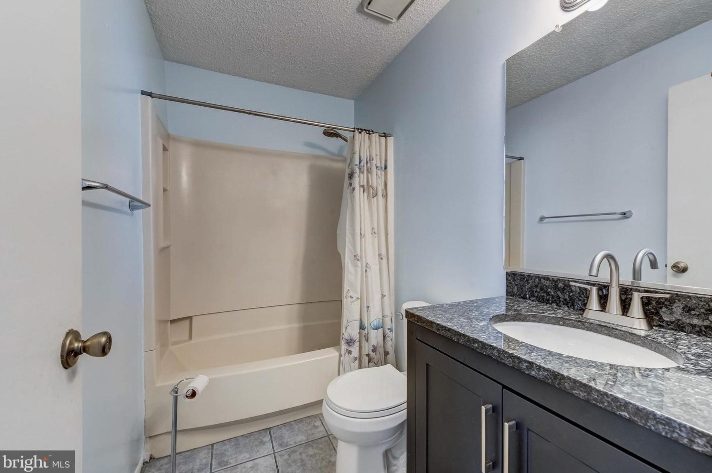 5201 Aberdeen Dr, Mount Laurel NJ  08054-5628 exterior