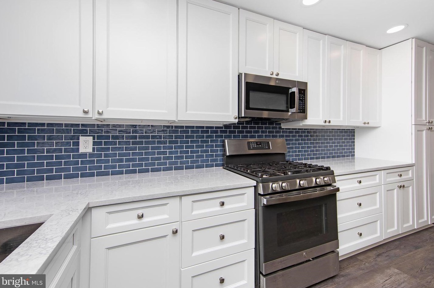 415 Acorn Rd, Mount Laurel NJ  08054-2134 exterior
