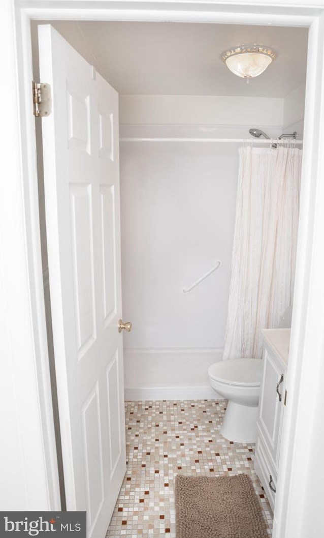 42 Kingston Way, Southampton NJ  08088-1211 exterior