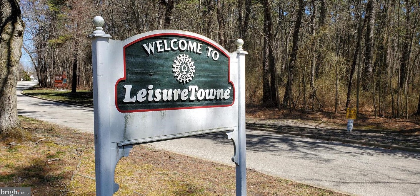 42 Kingston Way, Southampton NJ  08088-1211 exterior