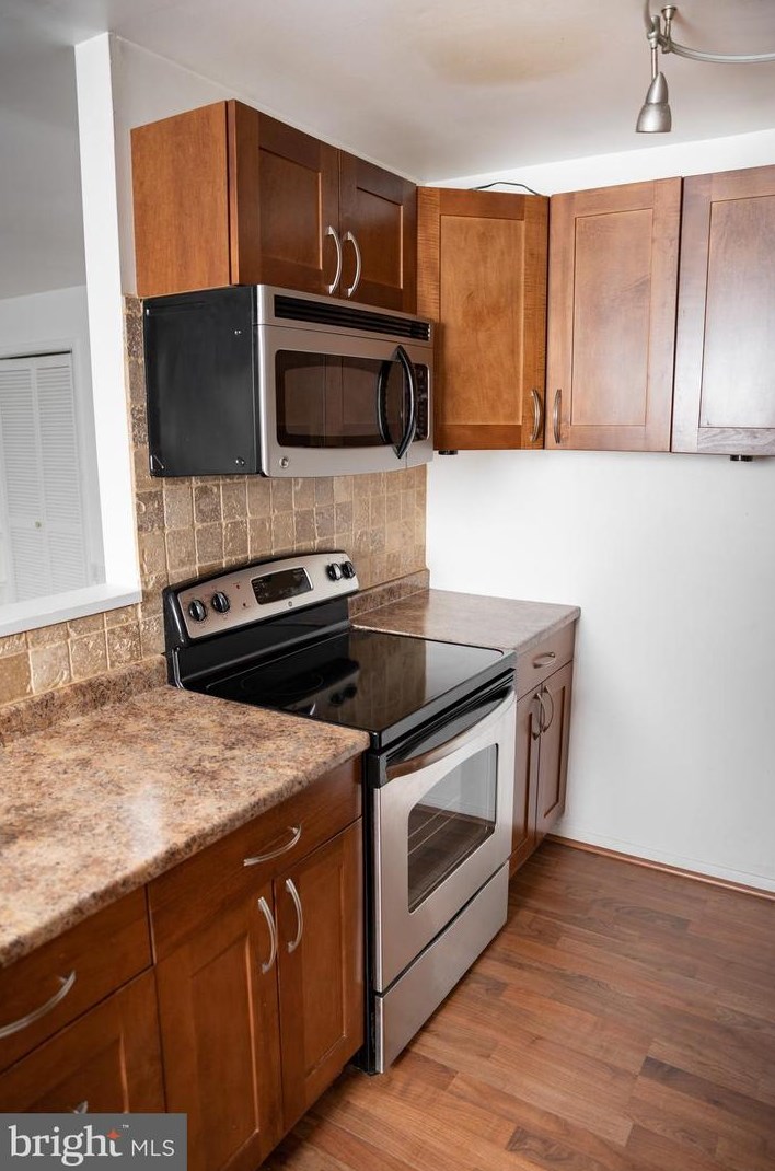 42 Kingston Way, Southampton NJ  08088-1211 exterior