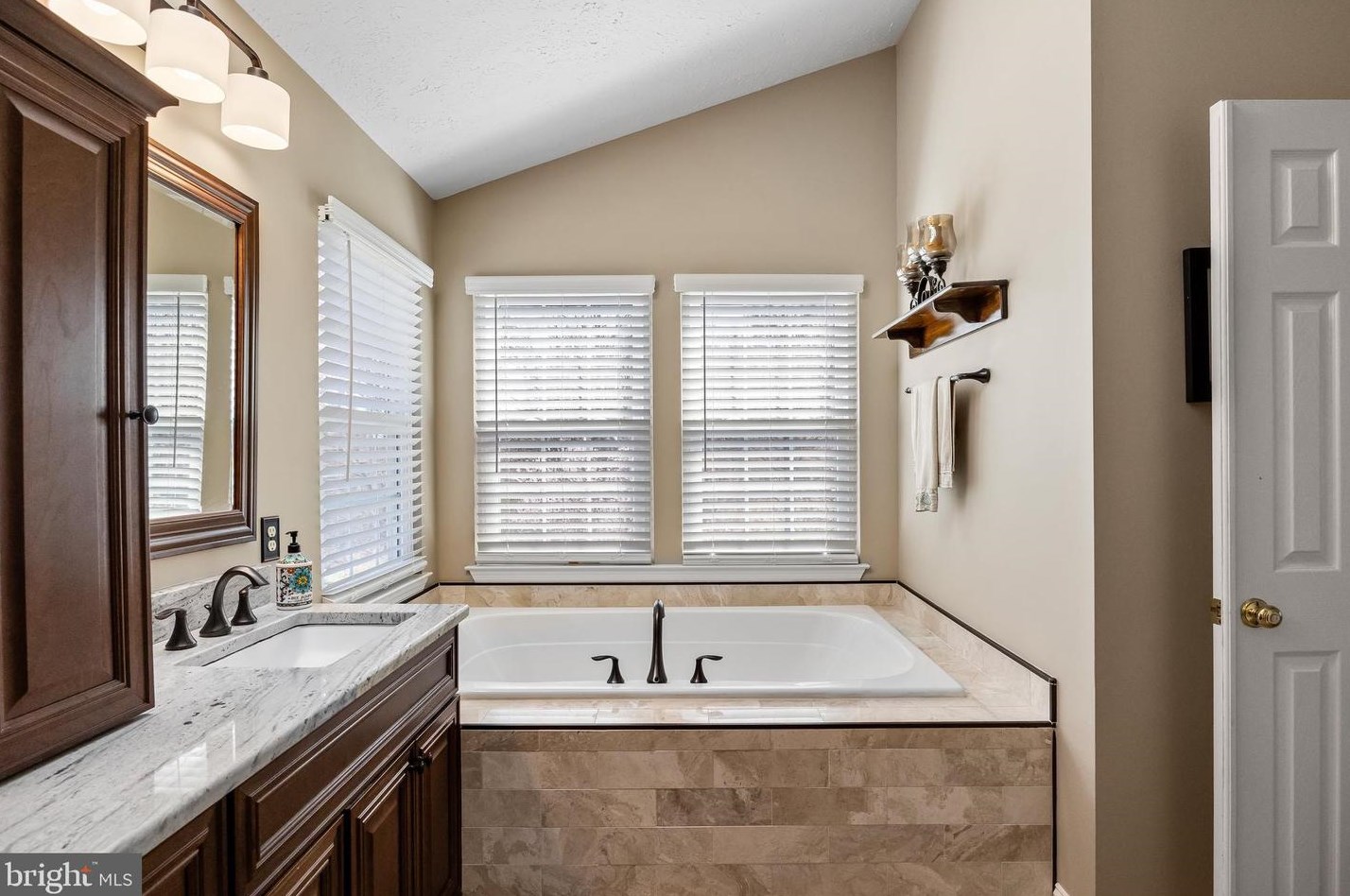 425 Pimlico Way, Mount Laurel NJ  08054-5707 exterior