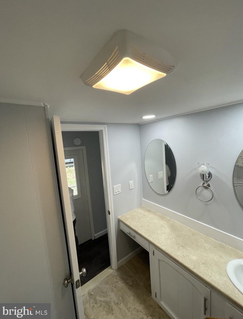 18 Edgewood Pl, Southampton NJ  08088-1610 exterior