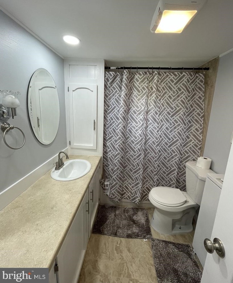 18 Edgewood Pl, Southampton NJ  08088-1610 exterior