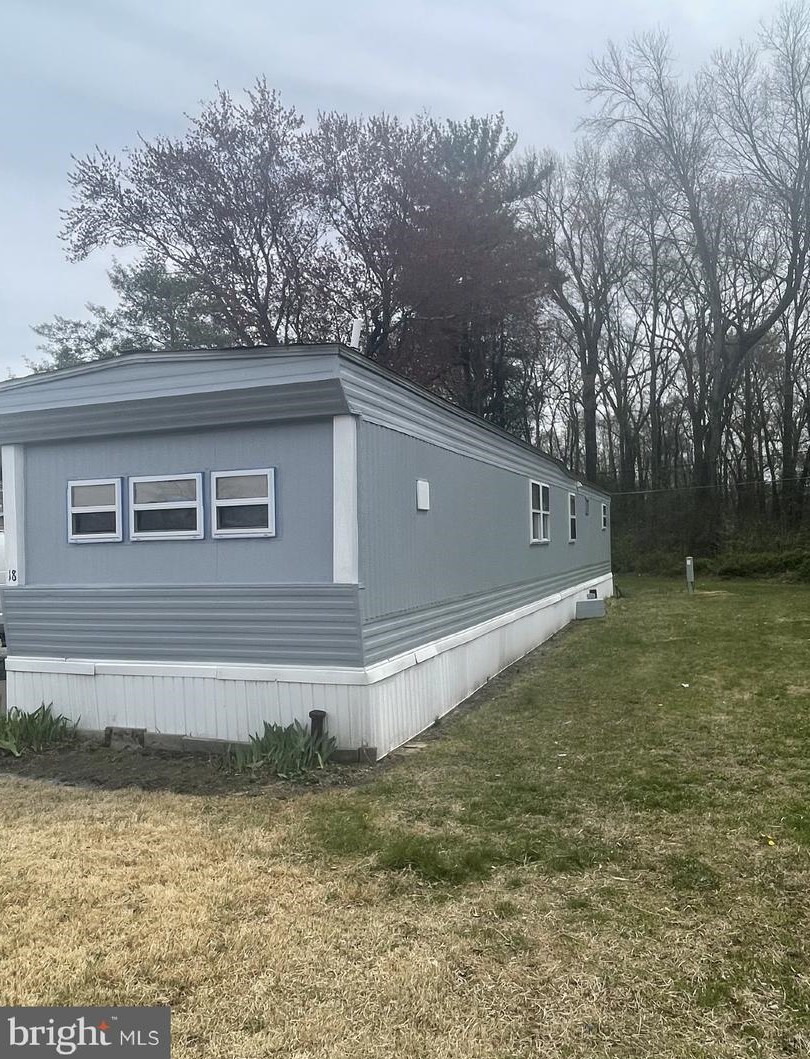 18 Edgewood Pl, Southampton NJ  08088-1610 exterior