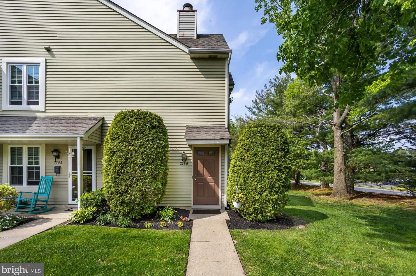 226 Thornwood Dr, Mount Laurel NJ  08054-1812 exterior