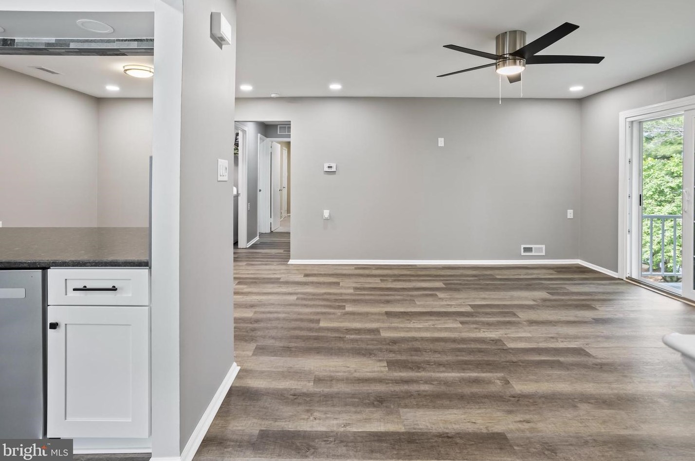 226 Thornwood Dr, Mount Laurel NJ  08054-1812 exterior