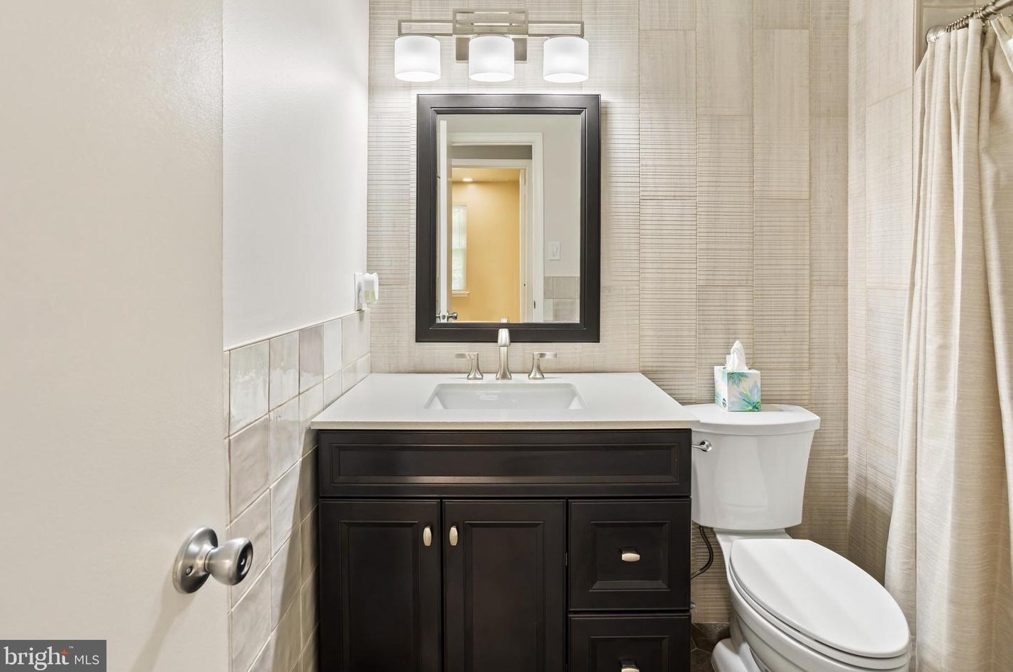 226 Thornwood Dr, Mount Laurel NJ  08054-1812 exterior