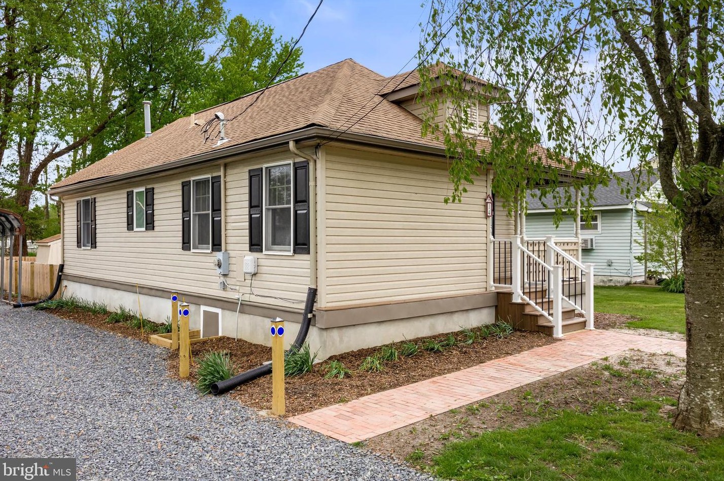 14 Browning Ave, Moorestown NJ  08057-1002 exterior