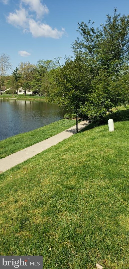 30 Daisy Ln, Mount Laurel NJ  08054-2514 exterior