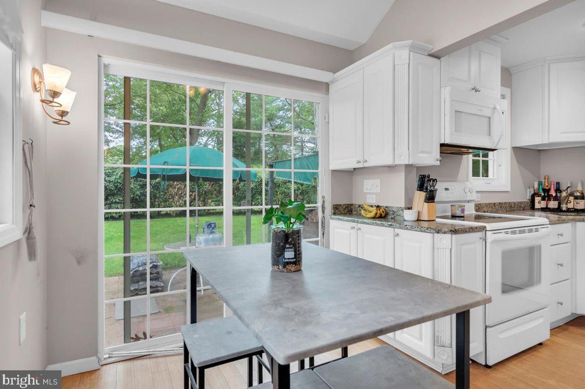 101 Crestmont Ter, Mount Laurel NJ  08054-9711 exterior