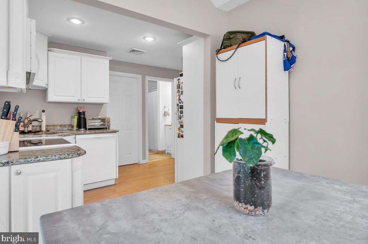 101 Crestmont Ter, Mount Laurel NJ  08054-9711 exterior