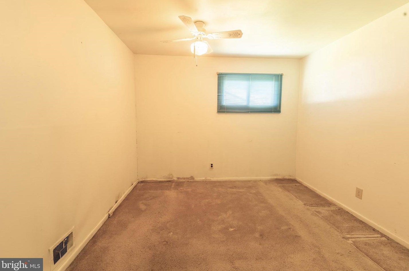 25 Lamont Rd, Burlington NJ exterior