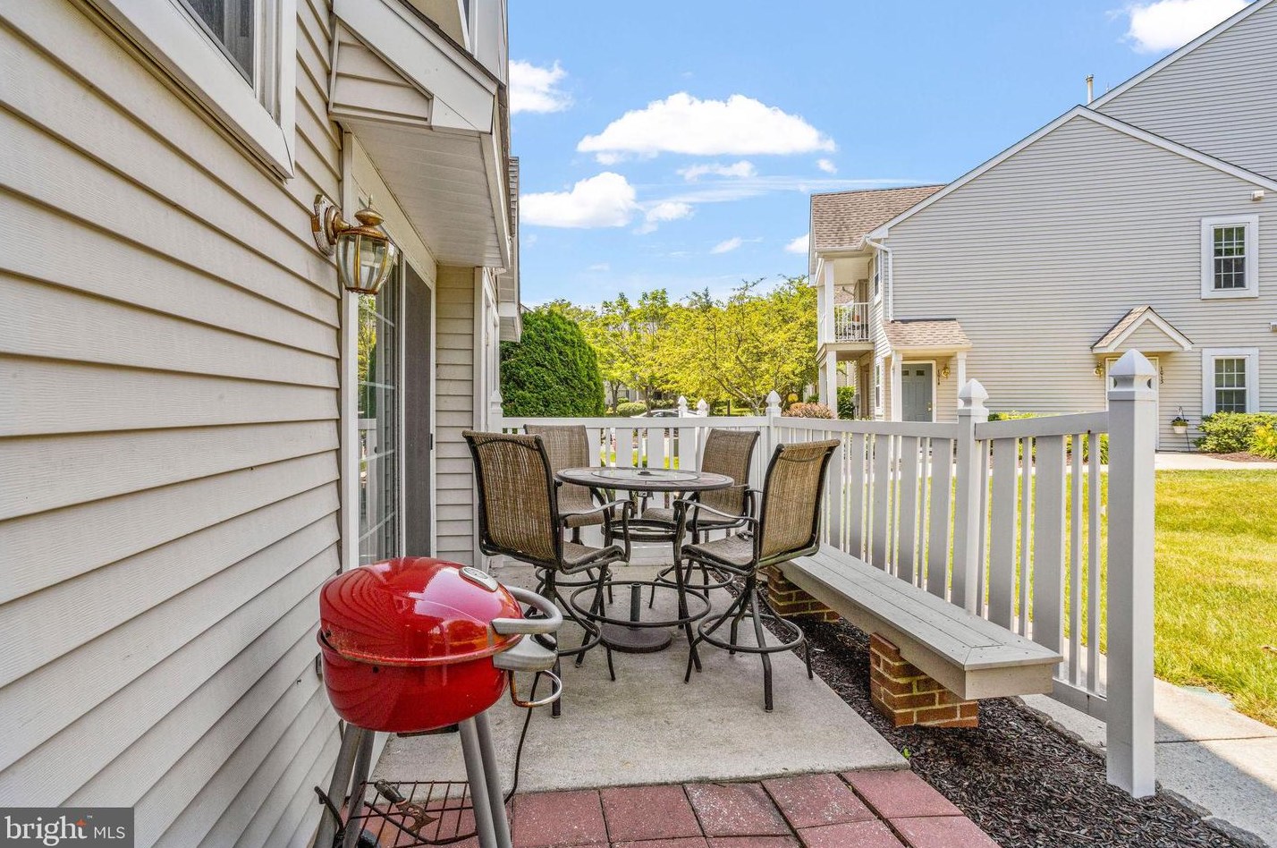 808 Oswego Ct, Mount Laurel NJ  08054-5284 exterior