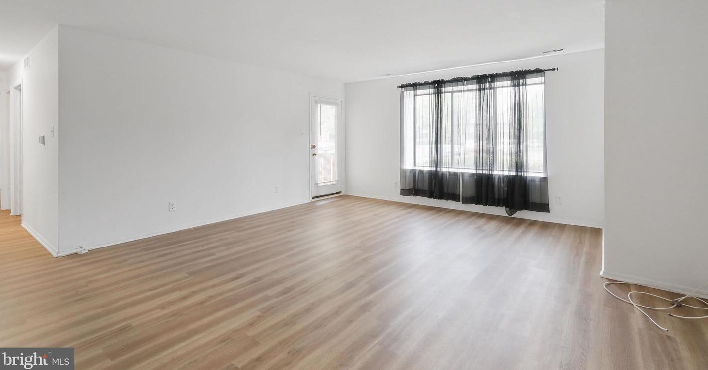 2706 Sussex Ct, Mount Laurel NJ  08054-4243 exterior