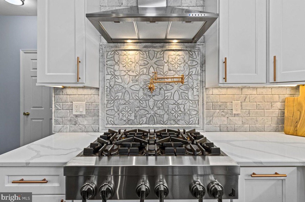 13 Goldspire Ln, Burlington NJ 08016-4357 exterior