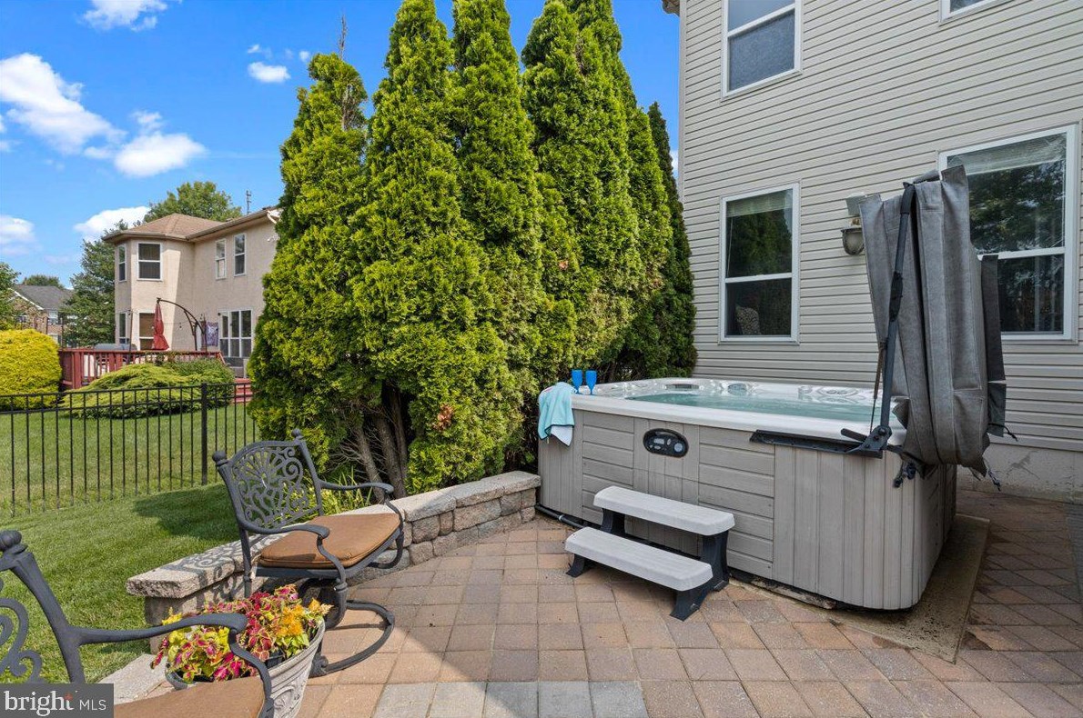 13 Goldspire Ln, Burlington NJ 08016-4357 exterior