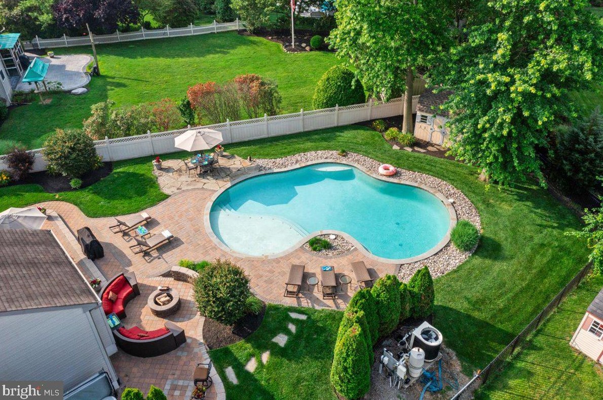 13 Goldspire Ln, Burlington NJ 08016-4357 exterior