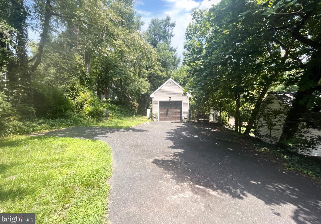 419 Church St, Moorestown NJ  08057-1742 exterior