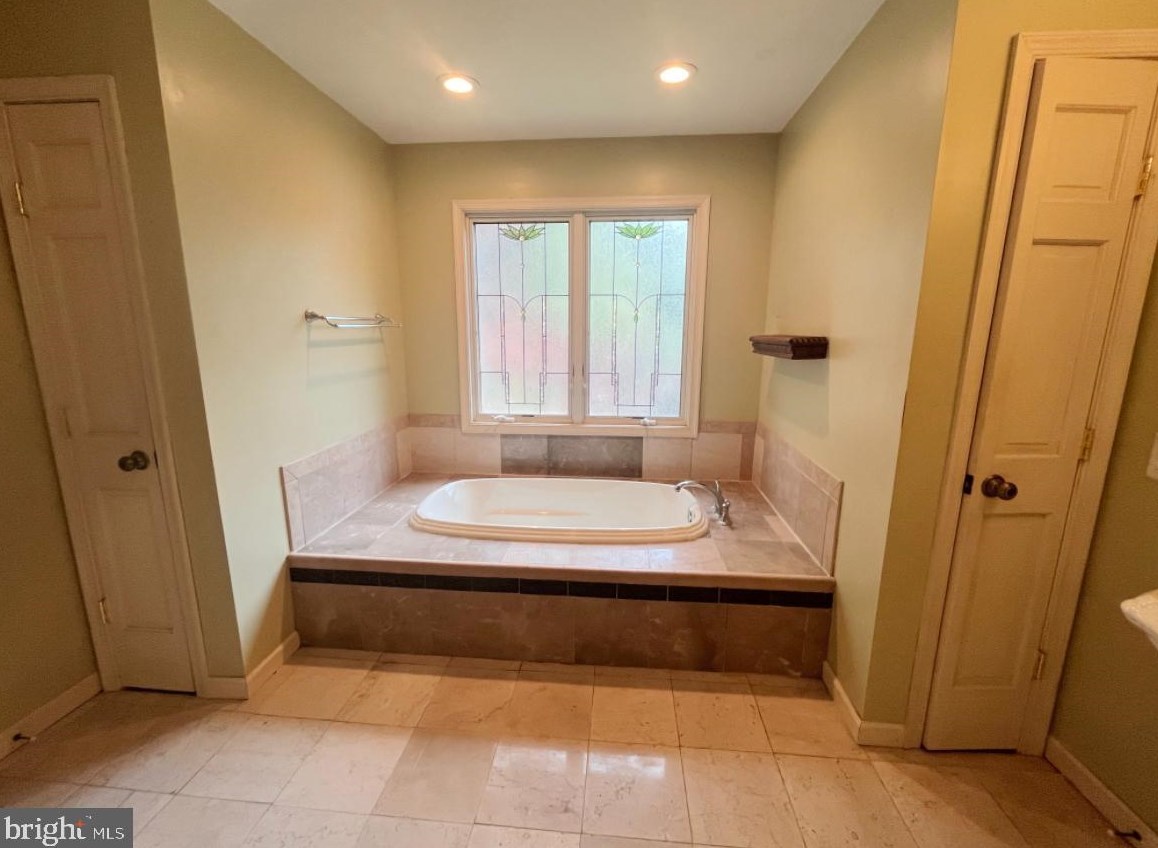 419 Church St, Moorestown NJ  08057-1742 exterior