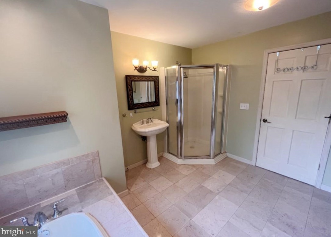 419 Church St, Moorestown NJ  08057-1742 exterior