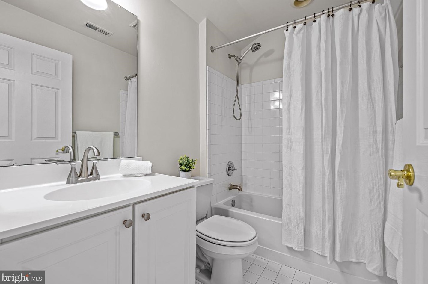 629 Windsock Way, Moorestown NJ exterior