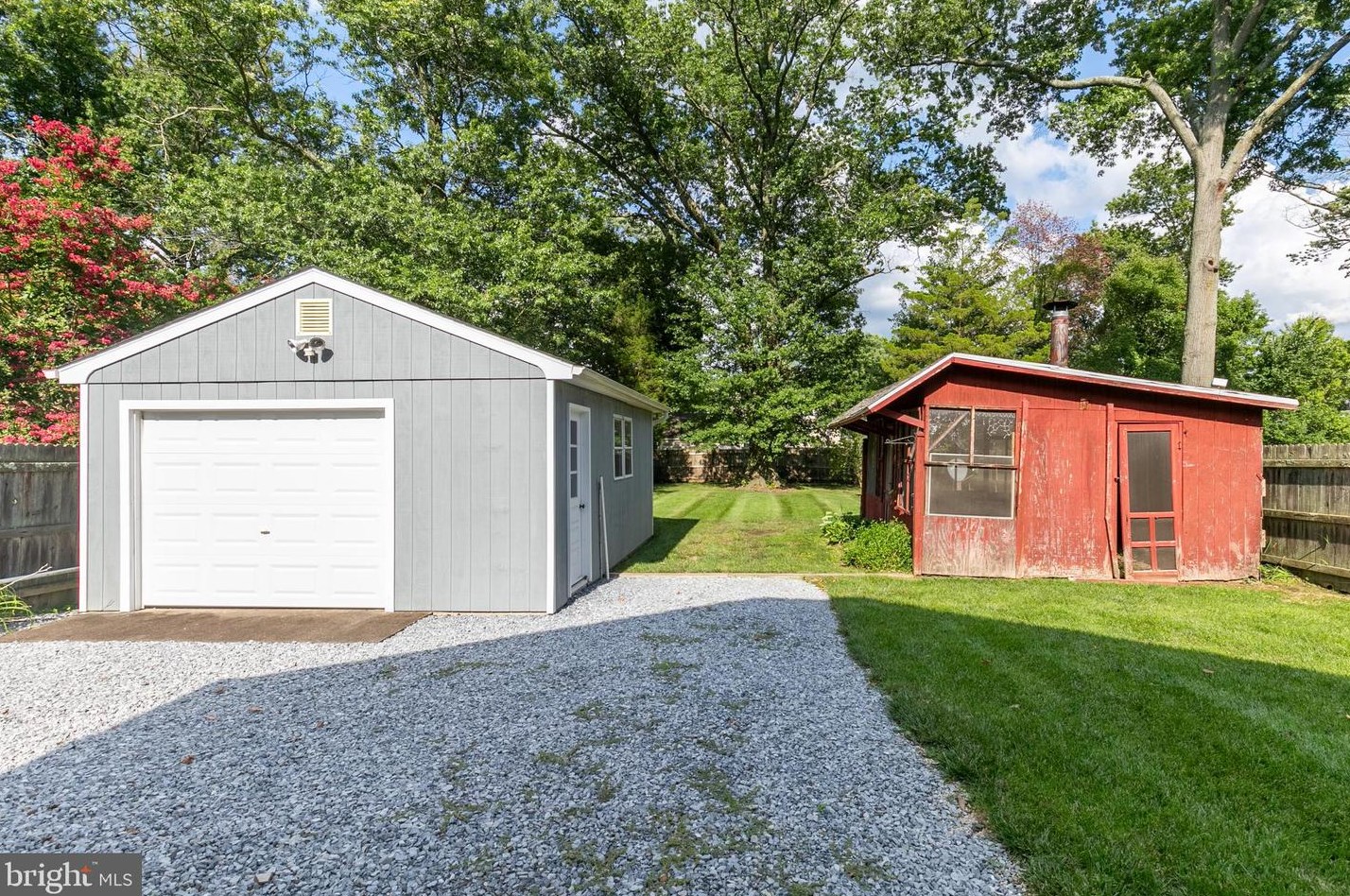 329 Washington Ave, Moorestown NJ 08057-1874 exterior