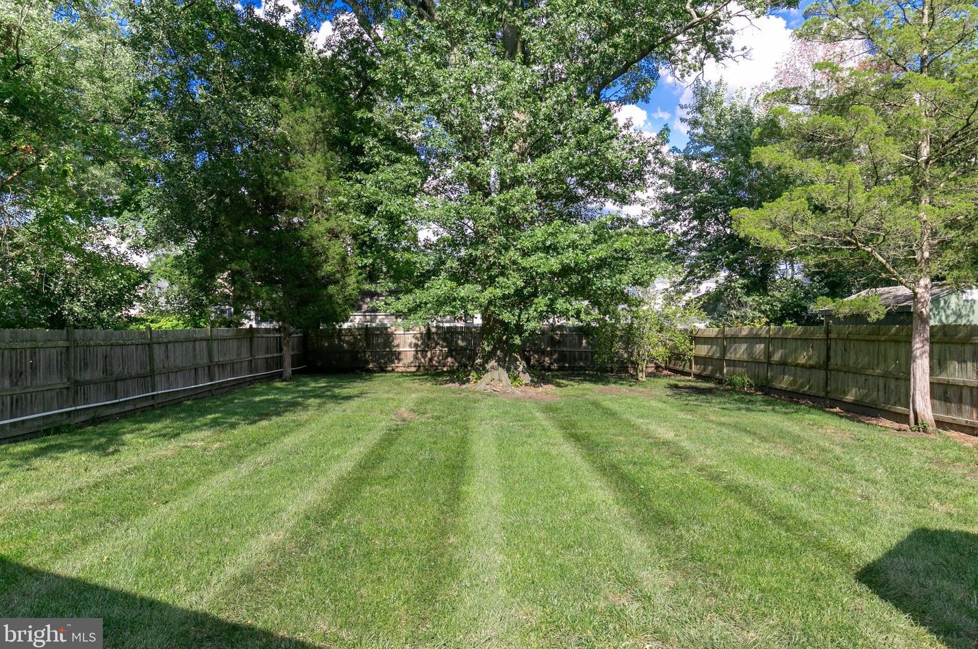 329 Washington Ave, Moorestown NJ 08057-1874 exterior