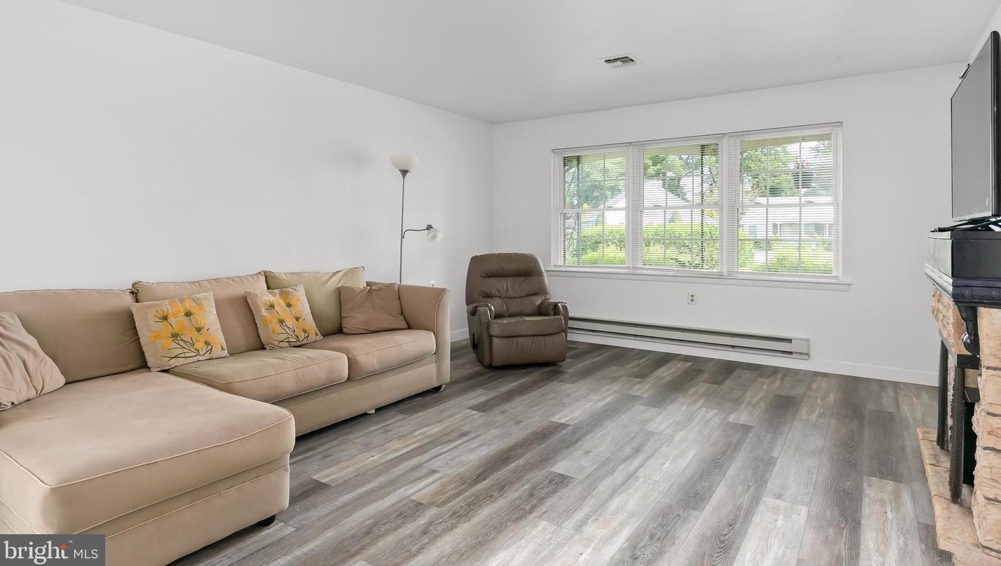 5 Chelsea Pl, Southampton NJ exterior