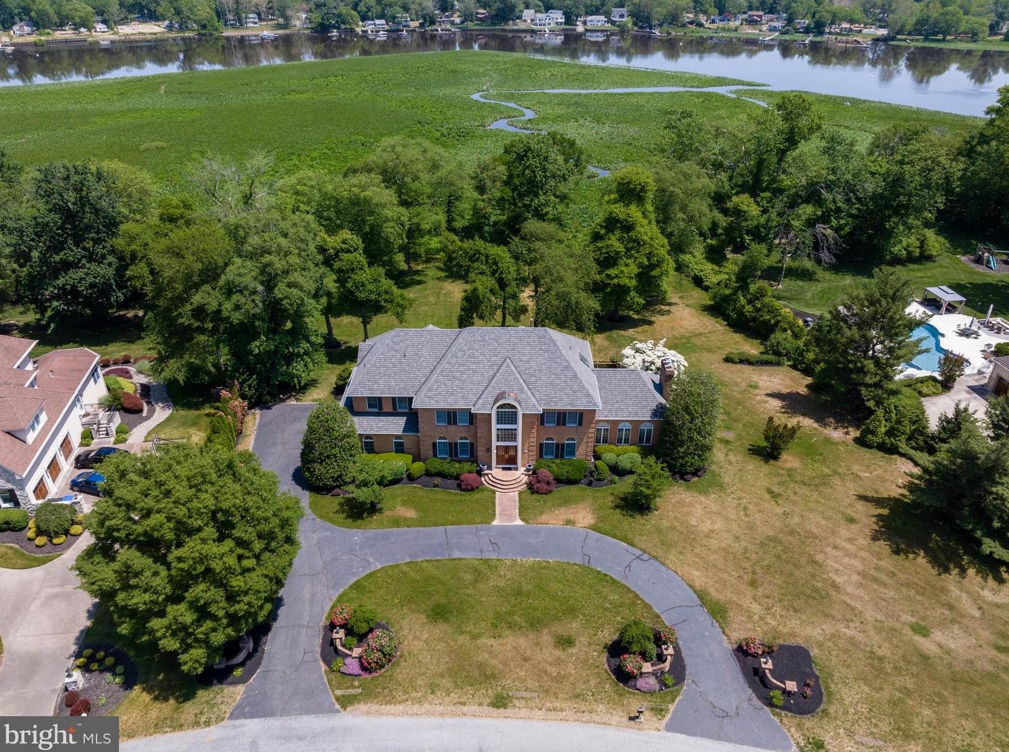 34 Cv Rd, Moorestown NJ 08057-3950 exterior