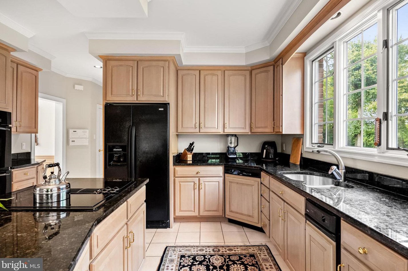 34 Cv Rd, Moorestown NJ 08057-3950 exterior