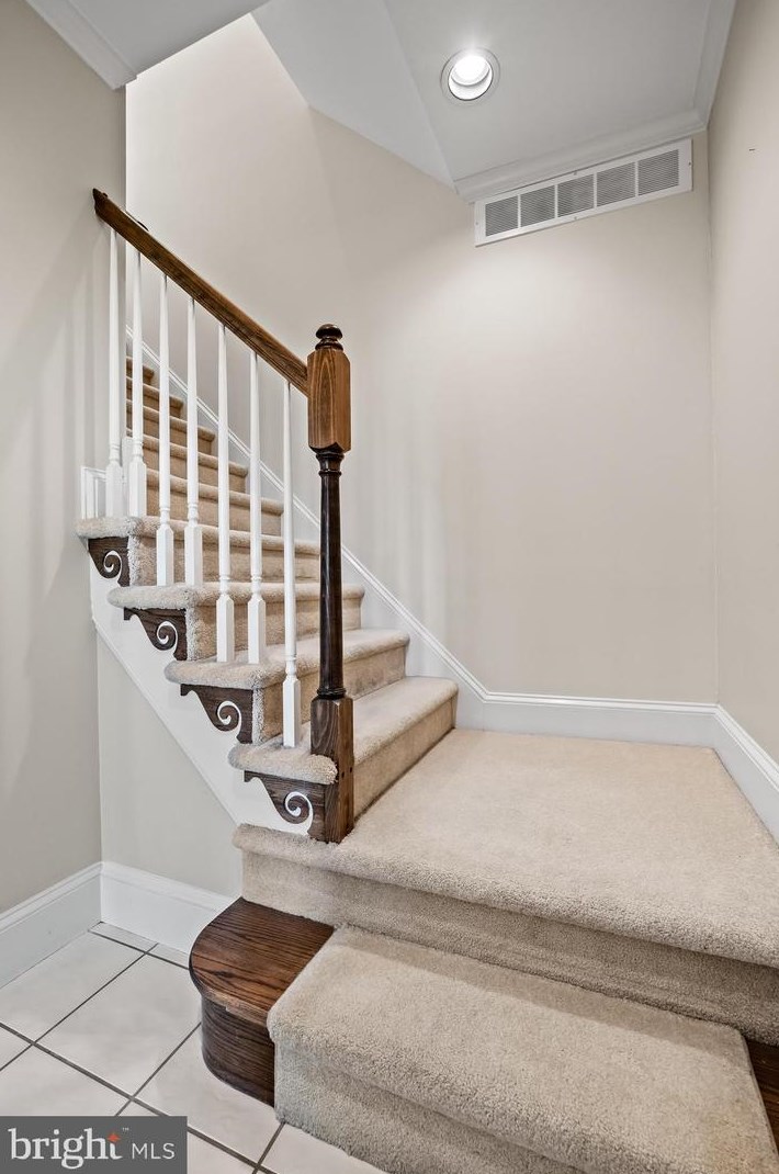 34 Cv Rd, Moorestown NJ 08057-3950 exterior