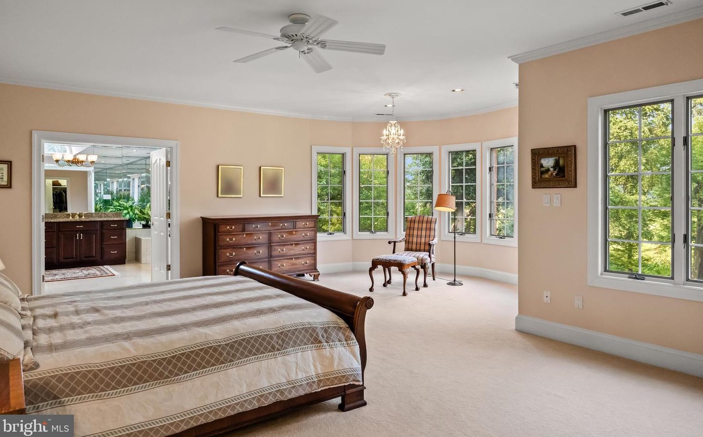 34 Cv Rd, Moorestown NJ 08057-3950 exterior