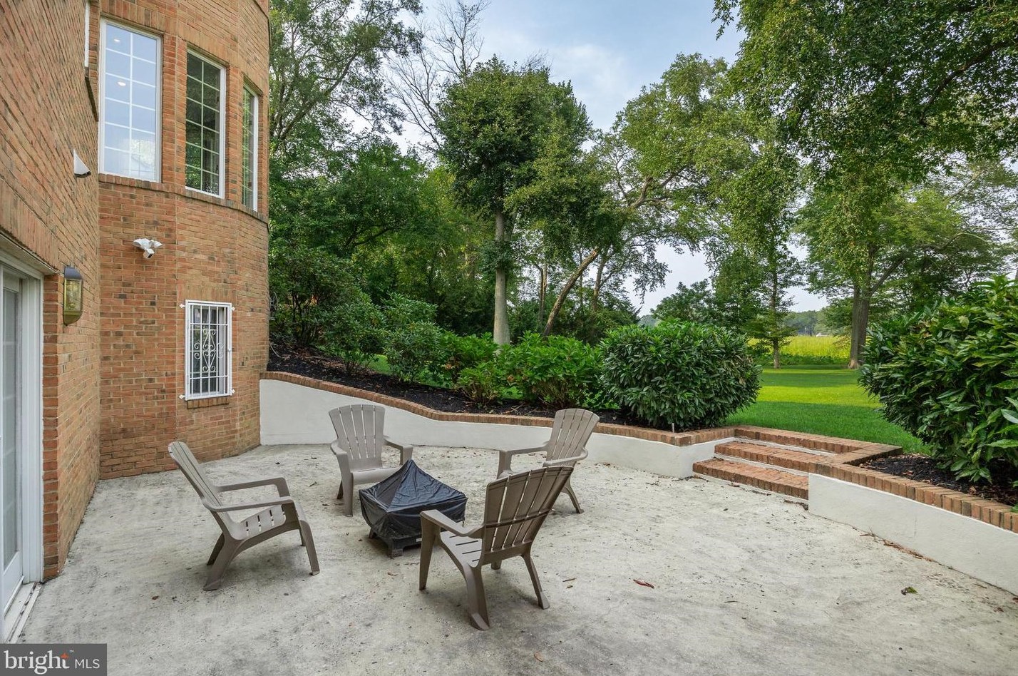 34 Cv Rd, Moorestown NJ 08057-3950 exterior