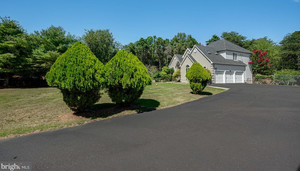 110 Dixontown Rd, Medford NJ  08055-9775 exterior