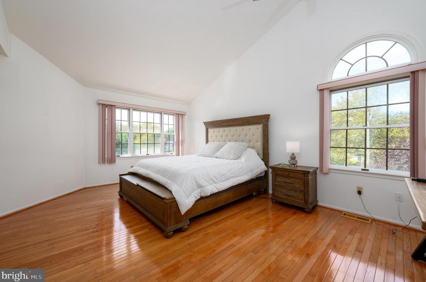 1 Edinburgh Ln, Mount Laurel NJ  08054-1203 exterior