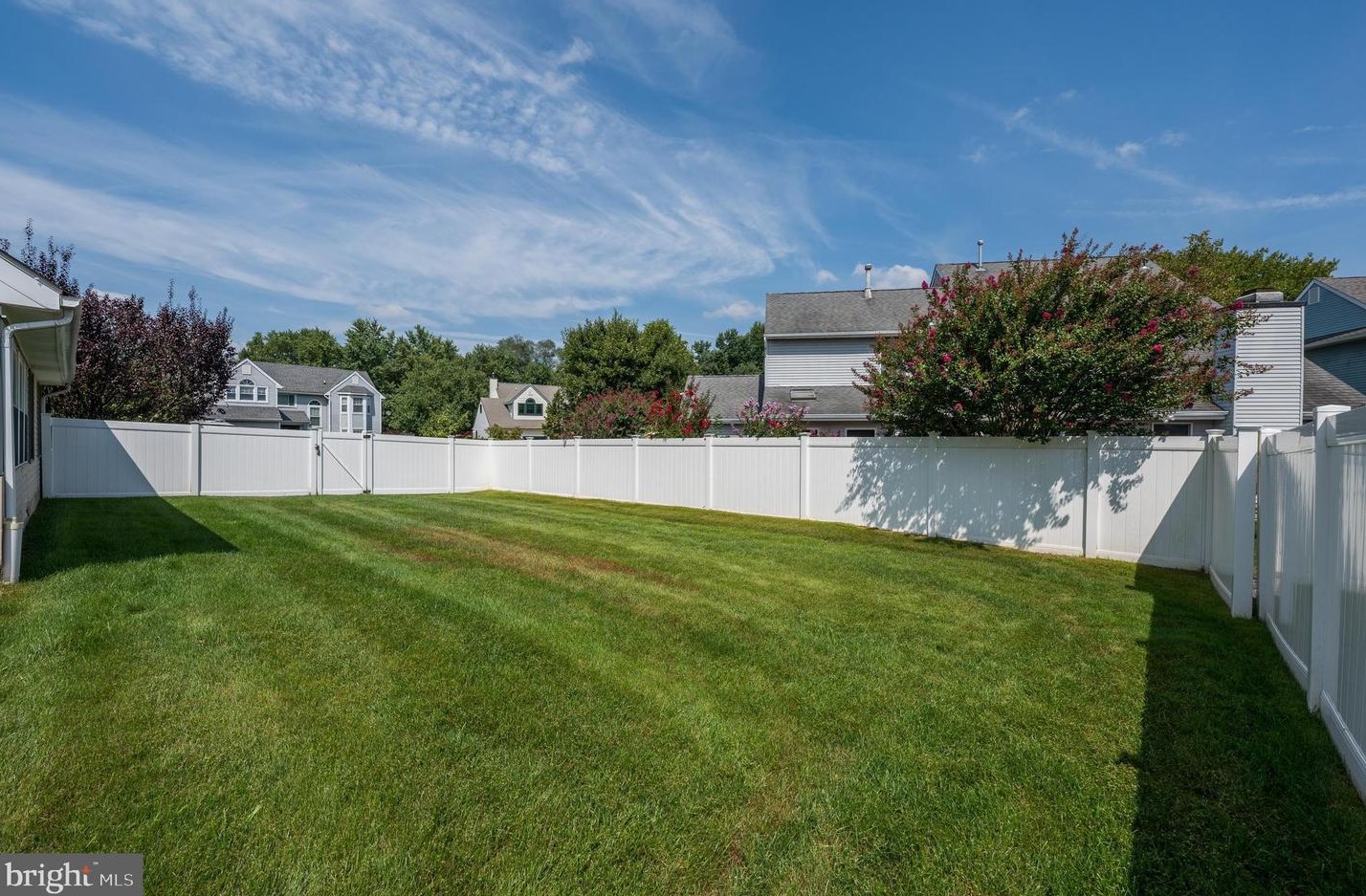 1 Edinburgh Ln, Mount Laurel NJ  08054-1203 exterior