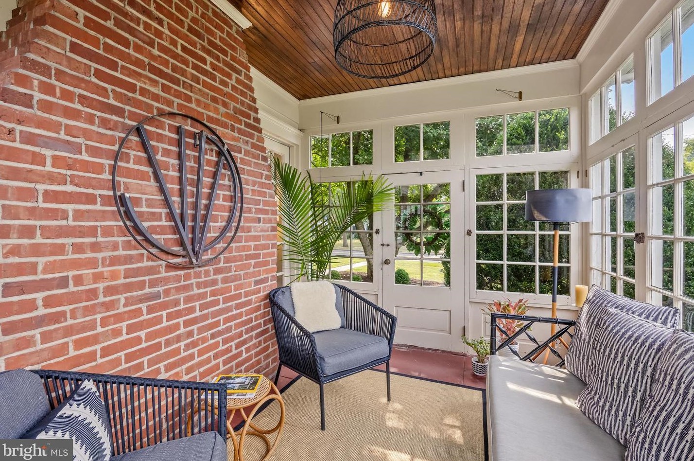 15 Maple Ave, Moorestown NJ 08057-1860 exterior