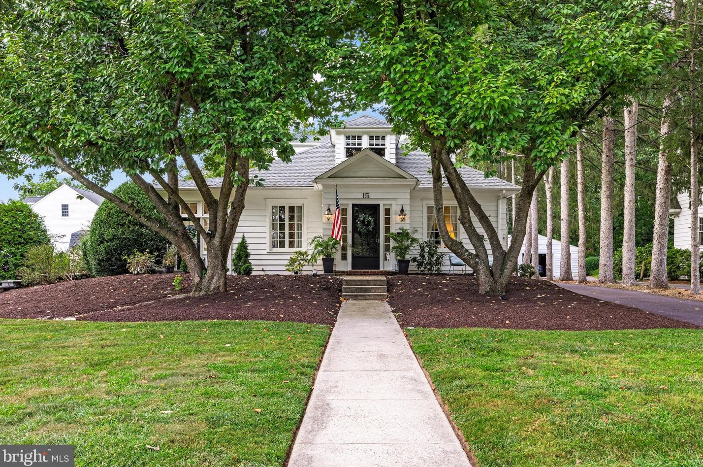 15 Maple Ave, Moorestown NJ 08057-1860 exterior
