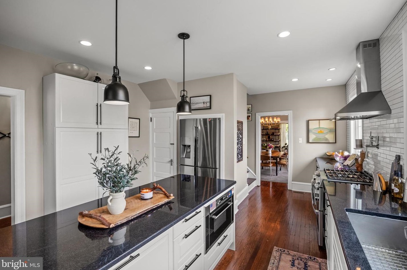 15 Maple Ave, Moorestown NJ 08057-1860 exterior