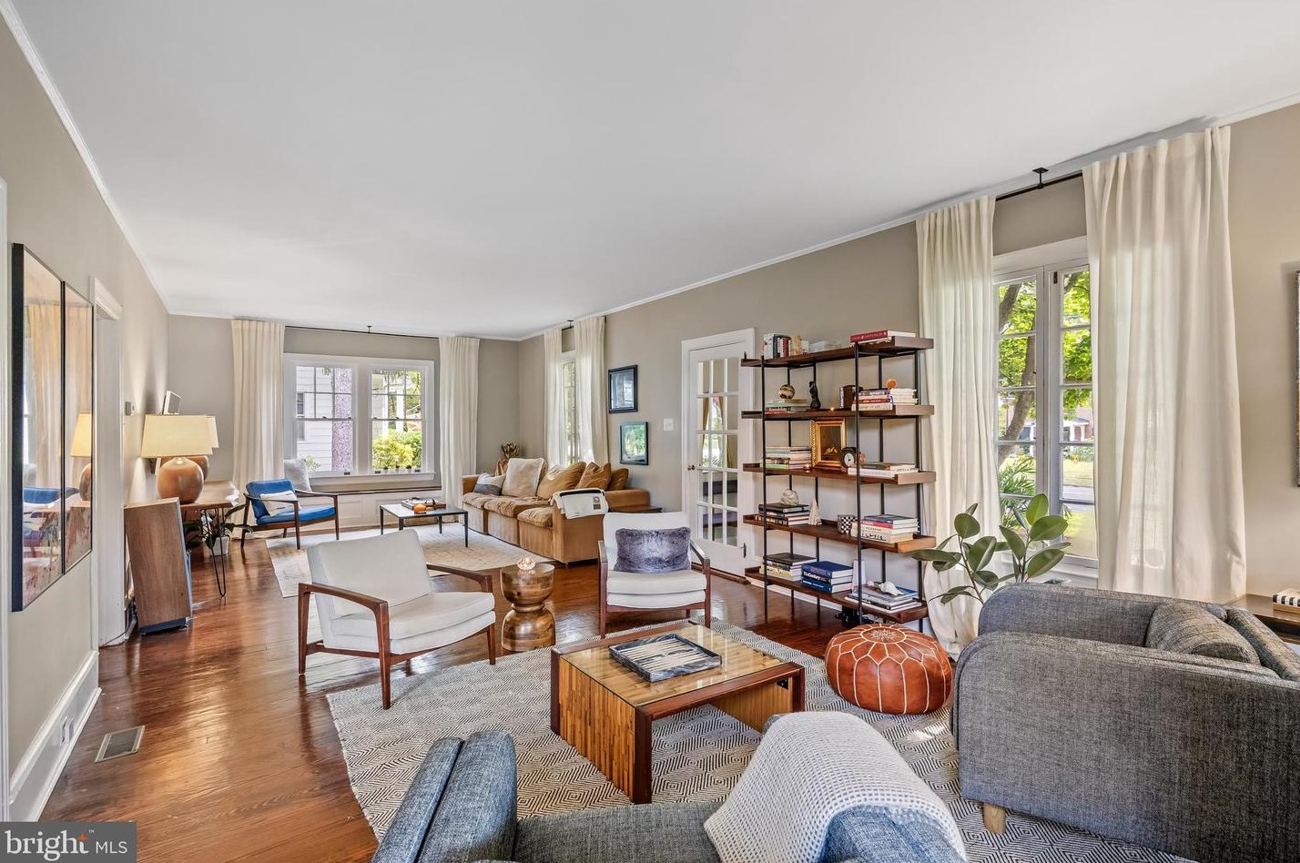 15 Maple Ave, Moorestown NJ 08057-1860 exterior