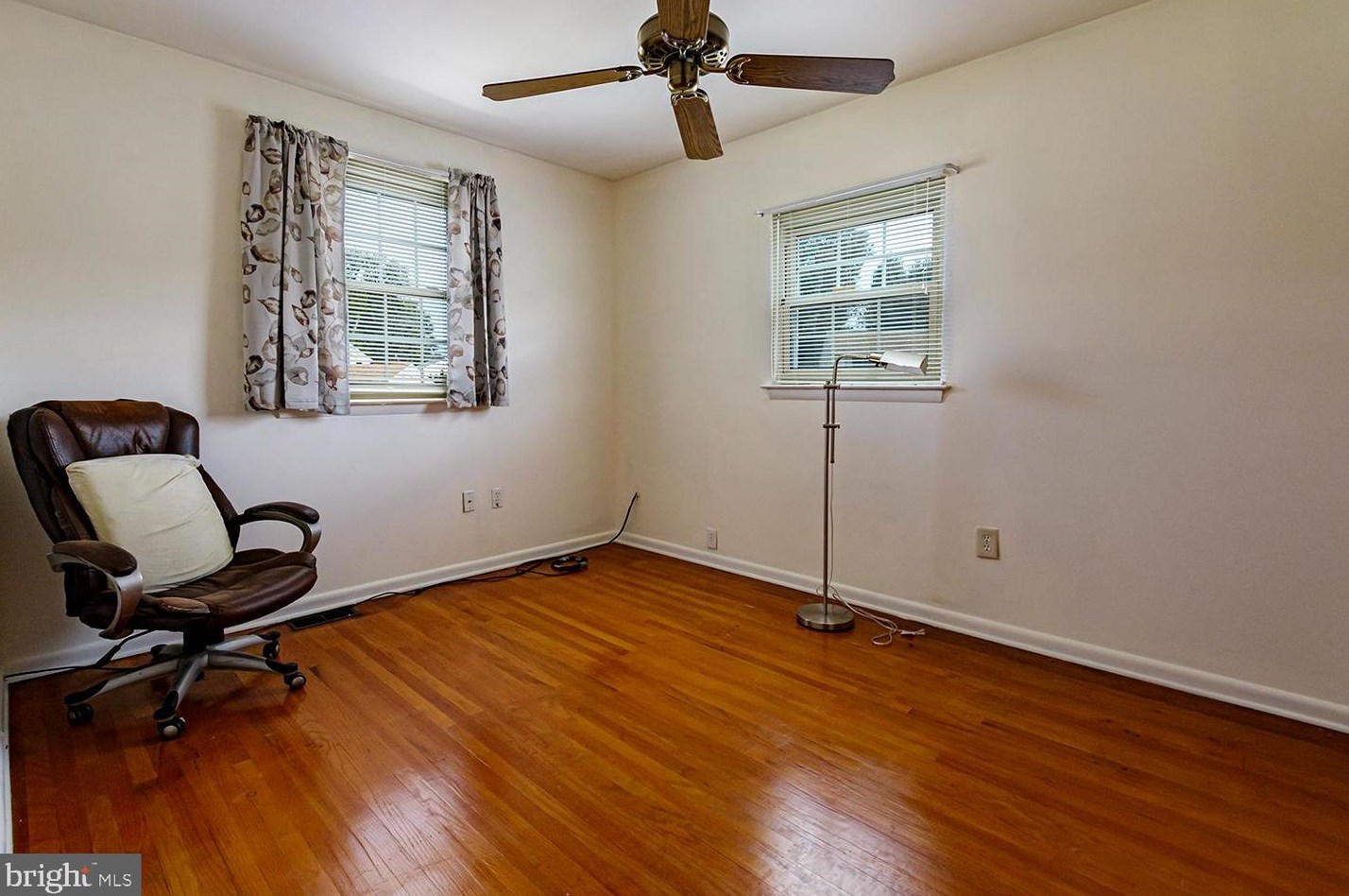 113 Beechwood Dr, Mount Laurel NJ  08054-1040 exterior