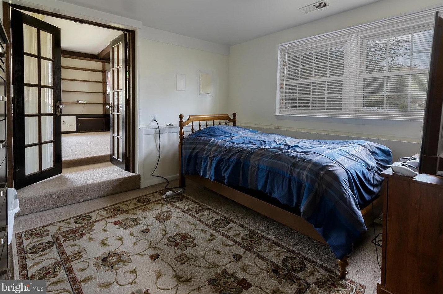 113 Beechwood Dr, Mount Laurel NJ  08054-1040 exterior