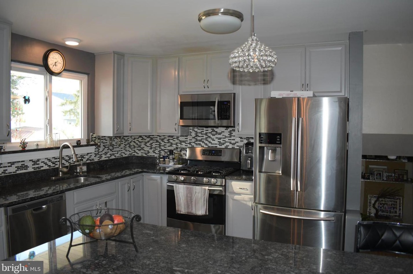 12 Crestwood Dr, Burlington NJ 08016-3112 exterior